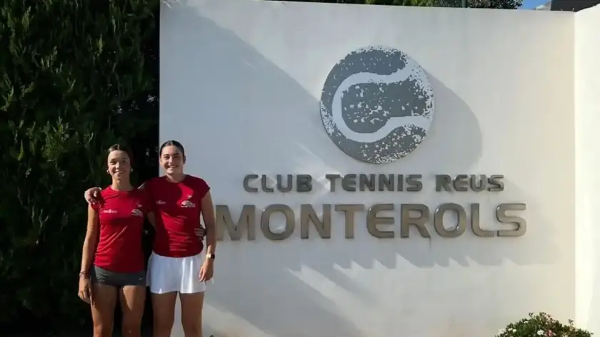 Tenistas de TC Cerro Fontellas en el Campeonato de España Junior