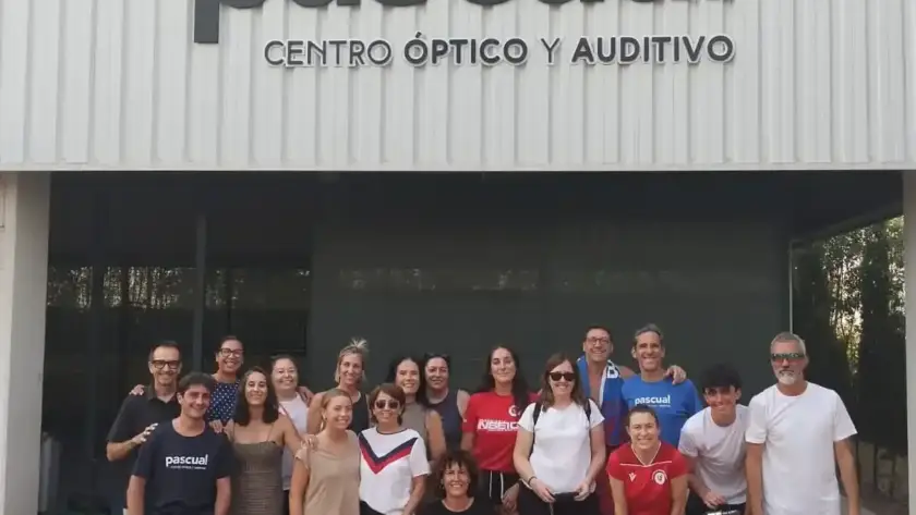 grupo de participantes en el torneo de pádel pascual de TC Cerro Fontellas