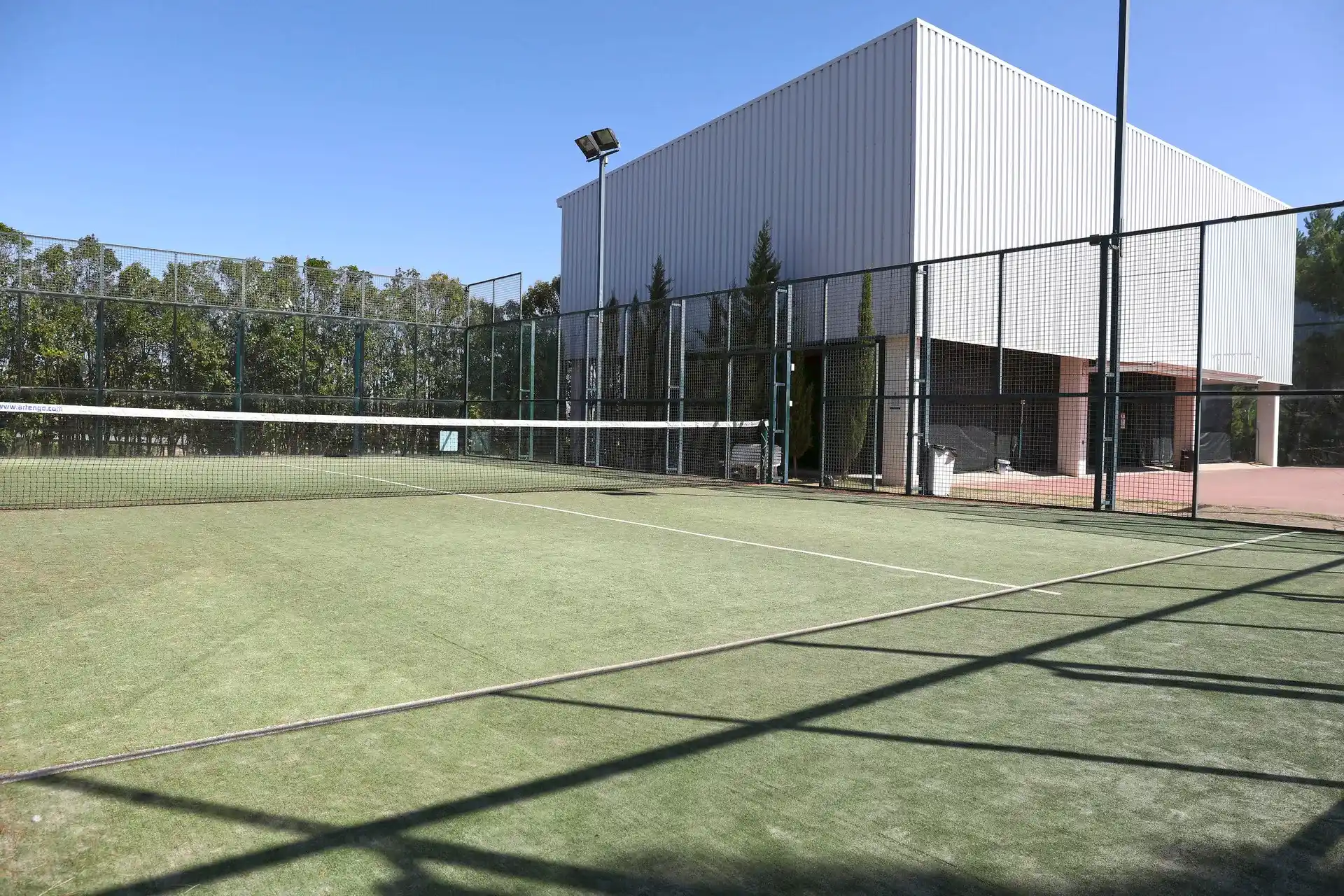 Pistas de padel exterior y cubierta del TC Cerro Fontellas